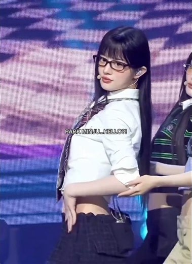 Yunah is so Lucky 🙈💕 #MINJU #ILLIT #shorts @ILLIT_official