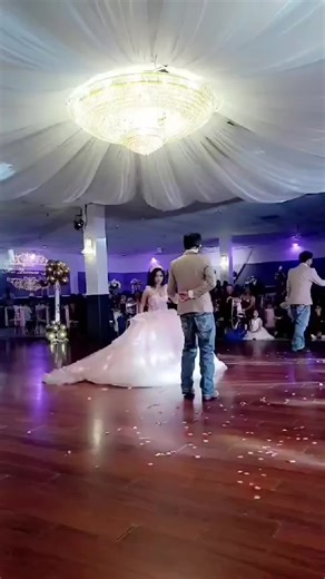checo (@dj.checo)’s videos with sonido original - DJ. J&V Mix Event’s