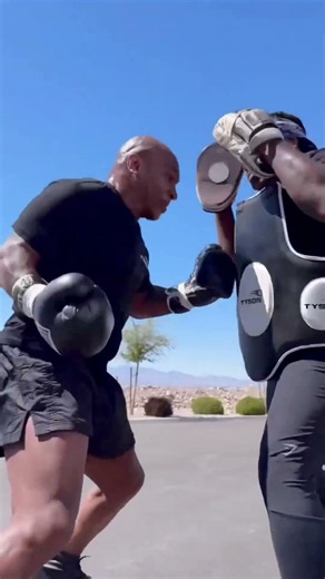 Mike Tyson Used a Forgotten Boxing Method... The Result Was Incredible #heavyweightboxing