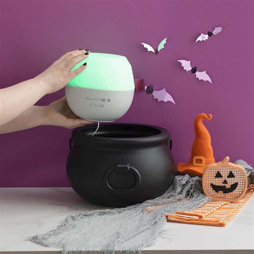 Have you seen anything this cute and spooky?! 🔮🪄👉🏽 bit.ly/4ePPRQh The Jeweled Deluxe Diffuser has many uses, but this is currently our favourite! ✨ | Scentsy Australia & New Zealand