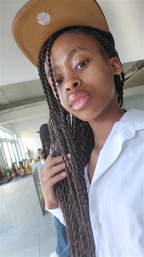 Get Ready with Me: Pretty Girl Light Skincare Routine