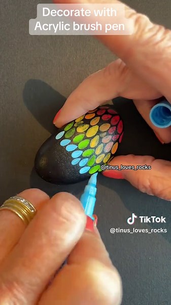 Decorate Rocks with Acrylic Brush Pens