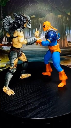 Who's The Prey? Deathstroke vs Warrior Predator #viernesdecrossover #aliensvspredator #deathstroke