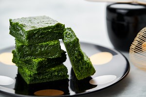 BEST Matcha Brownies - Green Tea and White Chocolate
