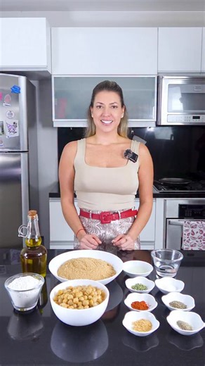Milanesa de garbanzos Deliciosas, fáciles y con un sabor que te va a conquistar 😍 1 taza de garbanzos 1/3 de taza de agua 1/2 taza de harina sin preparar 1/2 cucharadita de ajo en polvo o molido 1 cucharadita de paprika 1/2 cucharadita de orégano seco 1/2 cucharadita de albahaca en polvo 1 cucharadita de zumo de limón o vinagre de manzana 1 cucharadita de aceite de oliva extra virgen 1/2 cucharadita de sal 1/4 pimienta negra 2 tazas de pan rallado para el empanizado Pueden acompañarlas con arro