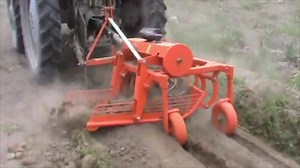 1.3K views · 14 reactions | The SP100 potato digger is suitable to lift potatoes, tubers and similars. At a glance: ✅ for single row ✅ with side discharge  Easy to use Contact us for more info ➡️ https://bit.ly/2Vqtvvy or use Messenger ↘️ #checchiemagli #1transplanters #SP100 #SCAVAPATATE #POTATODIGGER ------------------------- Music from: Audio Library | Checchi & Magli | Facebook