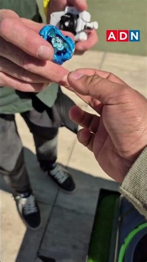 El Coleccionista no tuvo piedad contra el Matador Salas en batalla de Beyblade