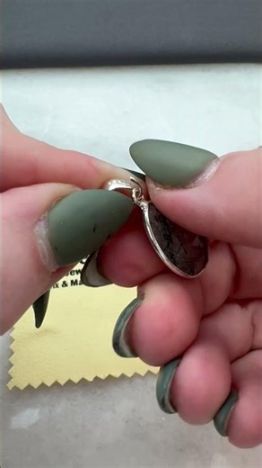 How To: Use A Bail #diyhandmadejewelry #necklace #handmade #diyjewelery #beginnerfriendly