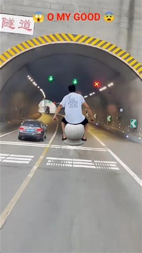 Papa went to pick up mummy in a flying bed 😮😨