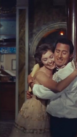 Alberto Sordi and his brilliant logic: "Let's bring down the camera!" 😂 | Venice, the moon, and y...