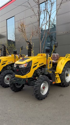 China‘s tractor factory produces 50 horsepower to 220 horsepower tractors and exports