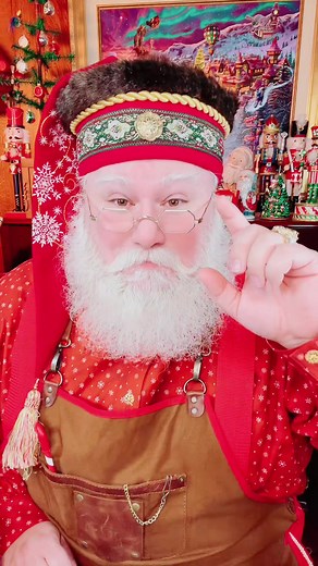 #stitch with @dylanmulvaney I love MAKING Mrs. Claus special gifts but this was something I saw on the social medias and had to get one for her! It’s too cute! Did I do a good job? #santajclaus #katespade #gingerbread @kate spade new york