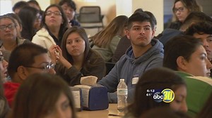 UC Merced gives high school students extra help for college applications