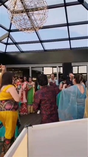 Umshlanga, Durban ❤️ I LOVE U 😍 Had an absolute BLAST at the Mehndi Night gig 🔥 Bride, groom, and guests rocked the dance floor, singing 'Mehndi Laga Ke Rakna' 🎶 Huge shoutout to Dinesh Ramharat for the epic sound and lighting. #aapkasuraj #umhlanga #mehndinight #livemusic #lifeofanartist @topfans | Aap Ka Suraj