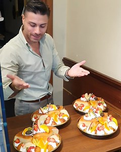 114K views · 2K reactions | Il Re Di Napoli !!!! O'Babba' #Dolci #dolcinapoletani #Baba #pasticceriaartigianale #pasticcerianapoletana | Pasticceria Napolitano Poderico | Facebook