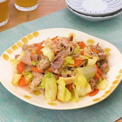 ご飯がすすむ！ 豚こまとキャベツのにんにくマヨ炒めのレシピ動画・作り方 | デリッシュキッチン