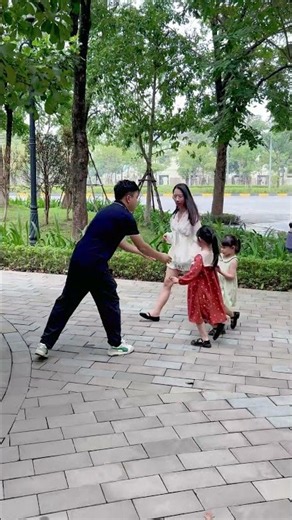 He Forced A Mother And Her Kids To Leave… Then KindMan Arrived #KindManGlobal #Kindness #Shorts