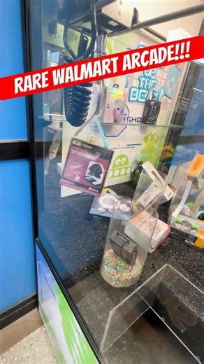 Playing At Rare Walmart Arcade! #shorts #arcadegames #arcadegame #prize