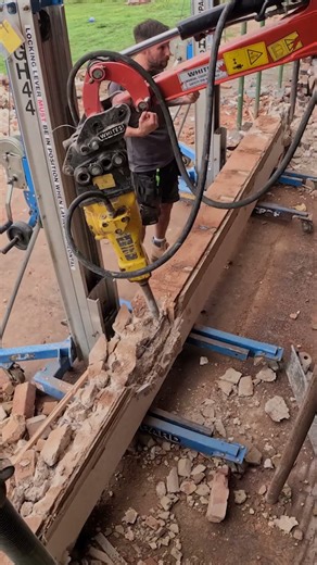 Removing this HUGE concrete lintel #howto #construction