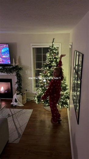 When to Start Christmas Decorating: 21 Days Until Full Holly Jolly Mode