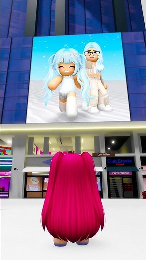 Little Mira saw not cute anymore trend on the building 🤩 #roblox #shorts