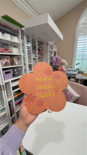 Crafty Kari on Instagram: "VersiFlex makes it so easy to customize products for so many different niches ✨ From parties to home decor, the possibilities are seriously endless! Comment LINK for: • My VersiFlex unboxing + setup • The printer link + supplies • Q&A video + full tutorial What niche are you testing out this year? 💖 #ad #VersiFlex #SawgrassSG500 #SmallBusinessTips #CraftBusiness"