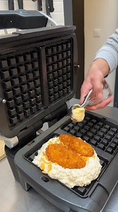 Buttermilk Biscuits & Chicken! Golden, flaky biscuits meet tender chicken 🍗🍞 | Chefclub Network