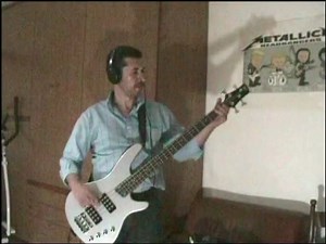 U2 - Beautiful Day (cover bass)