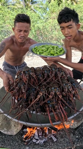 Fishermen Cooking Lobster Sinigang sa Kamias! 🥒🦞🔥