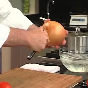 How Professional Chefs Dice Onions! 😲 | Chef Jean-Pierre