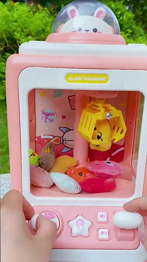 Cool claw machine!#foryou #diytoys #toys #clawmachine #creativetoys