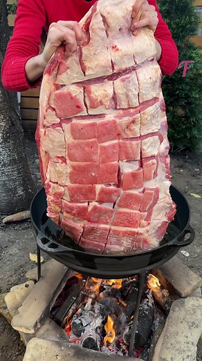 12K views · 37 reactions | A delicious ribs recipe with a spicy sauce | Fabiosa Hearty | Facebook