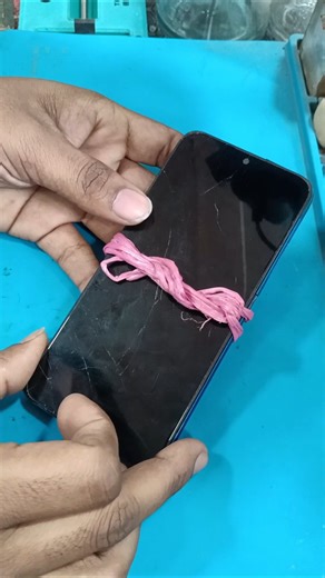 আজব কাস্টমার দড়ি দিয়ে মোবাইল বেঁধে নিয়ে এসেছে📲😃 #tech #tacnology #mobilerepairing #viralvideo