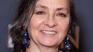 Catherine Ringer propose 'L’érotisme de vivre' : 'Les gens qui continuent à rester éveillés continuent à avoir du désir' - RTBF Actus