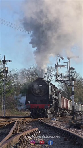 Up Close with a 9F These majestic goods locomotives make a very impressive sight up close. One of the fantastic locations of the recent charter was seeing the North Yorkshire Moors Railway single chimney 9F power through the yard at Swithlands on the Great Central Railway. Number 92043 renumbered from 92134 hauls a rake of Windcutters for a group of photographers. #steamtrain #freighttrain #locomotive #heritagerailway #steamengine