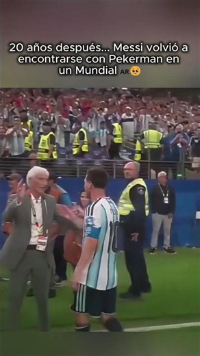 20 años después... Messi volvió a encontrarse con Pekerman en un Mundial 🇦🇷🥹