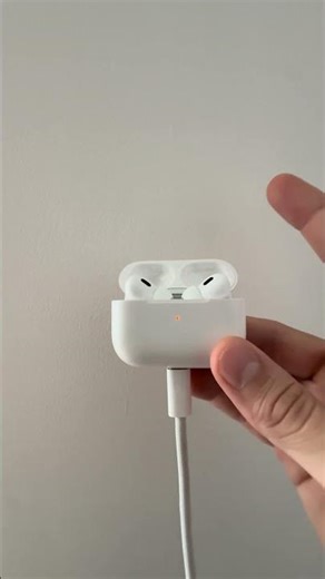 My Airpods Makes Noise #shorts #viral #youtubeshorts