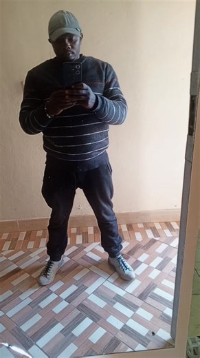 🔧 Professional Explanation: Can PPR Pipes Be Laid on a Slab? Laying PPR pipes on a slab is acceptable only when proper installation standards are followed. PPR is a strong and durable material, but it reacts to heat and pressure, so it must be installed with care to avoid future failures inside concrete. 1️⃣ Use Protective Sleeves or Conduits PPR should never be cast directly inside concrete. It must run inside PVC sleeves or flexible conduits to allow natural expansion and prevent the concrete