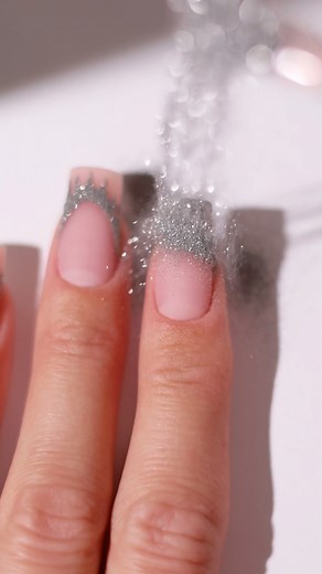 Karolina Erazmus on Instagram: "🌬️ IT’S TIME!!! ❄️✨ Sezon na zimowe inspiracje uważam za otwarty! ❄️ @indigonails #winternails #winternails❄️ #winternailart #christmasnails #christmasnailart #glitternails #holidaynails #nailtutorial #tutorialnails #tutorialnailart #diynails #zimowepaznokcie #paznokciezimowe #swiatecznepaznokcie #sparklynails #silvernails #topnails #winter2024 #paznokcie [ christmas nails , holiday winter glitter nails silver nails tutorial ]"