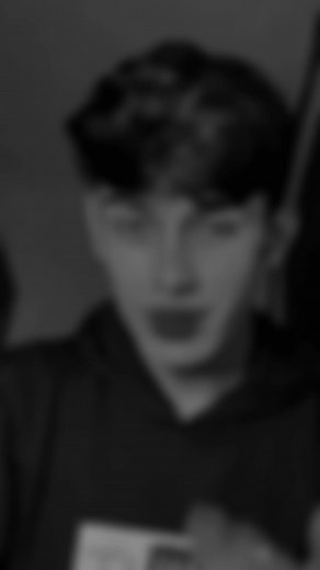 ‏المنشن الثاني عيونه حلوه 🥲؟ انستا msis.k