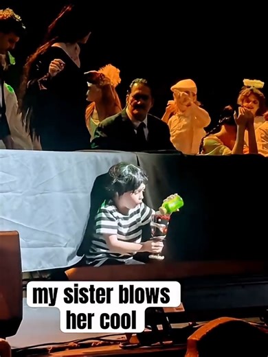 Pugsley en The Addams Family Musical: Un Espectáculo Brillante