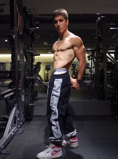 Biggest 17-Year-Old Natural Bodybuilder Revealed
