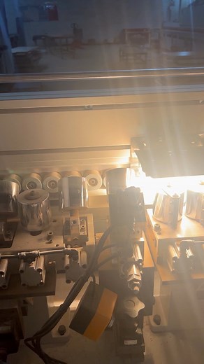 Automatic 45-degree bevel edge banding machine, free of handle process#woodworkingmachinery #edgebandingmachine #edgebandingmachinefactory #automaticedgebandingmachine #edgebandingmachinesourcefactory #woodworkingmachinerymanufacturers | Cindy Xiao