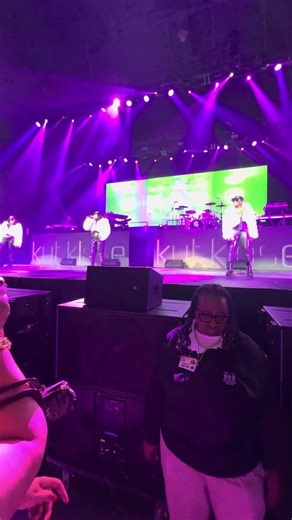 8. Keith Sweat/Kut Klose - Surrender - Live - The R&B Lovers Tour -Bojangles Coliseum -Charlotte, NC