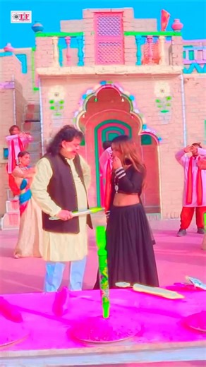 Raj Rajbhar on Instagram: "Holi special reels🤪#trandingreels♥️ #reels #tranding #trans #holi"