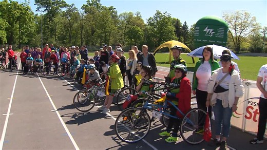 21K views · 238 reactions | Frame Running to dyscyplina, w której zawodnicy z niepełnosprawnością ruchową na specjalnych trzykołowych ramach biegowych udowadniają, że ograniczenia istnieją tylko w naszych głowach. | FAKTY TVP3 Wrocław | Facebook