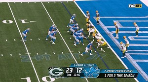 David Montgomery runs up the middle for Lions two-point conversion