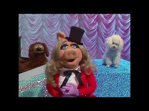 The Muppet Show - 520: Wally Boag - Miss Piggy and Foo-Foo’s dog act (1981)