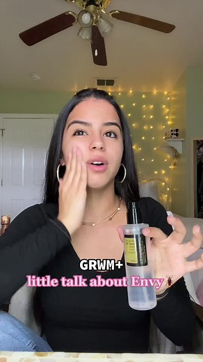 Dealing with Envy: A Guide to Self-Confidence and Love