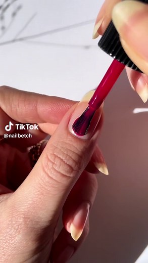 Chanel Diva Nail Polish: A Stylish Choice for Natural Nails